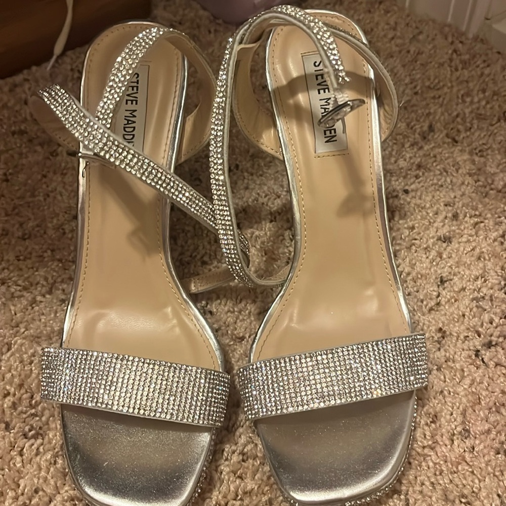 GORGEOUS SPARKLY STEVE MADDEN HEELS